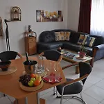 Laguna 3*